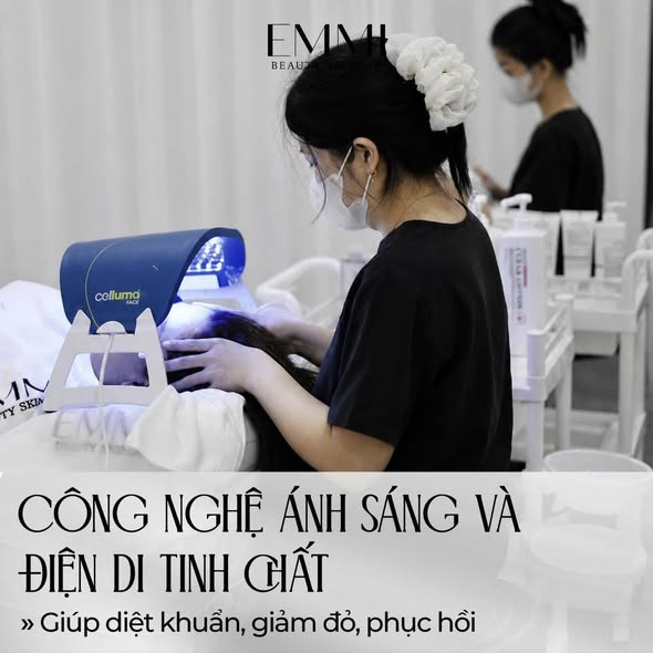 Chăm sóc da bằng công nghệ ánh sáng và điện di tinh chất tại Emmi Beauty Skinlab